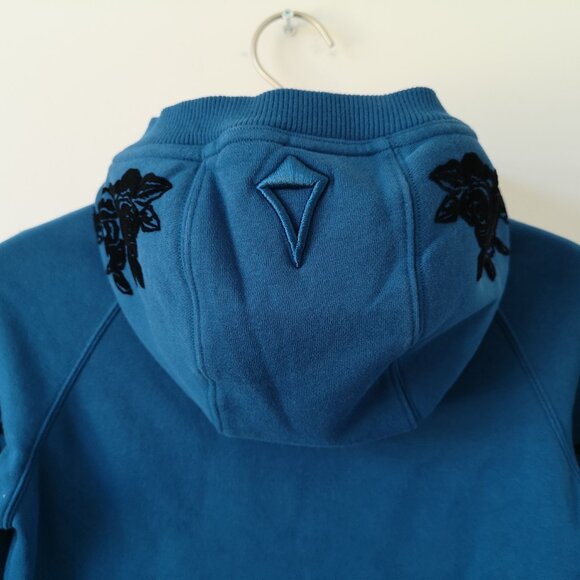NWT IVIVVA by LULULEMON Blue Teal Embroidery Fleece Girl's Hoodie Jacket 10 SE - Picture 7 of 9